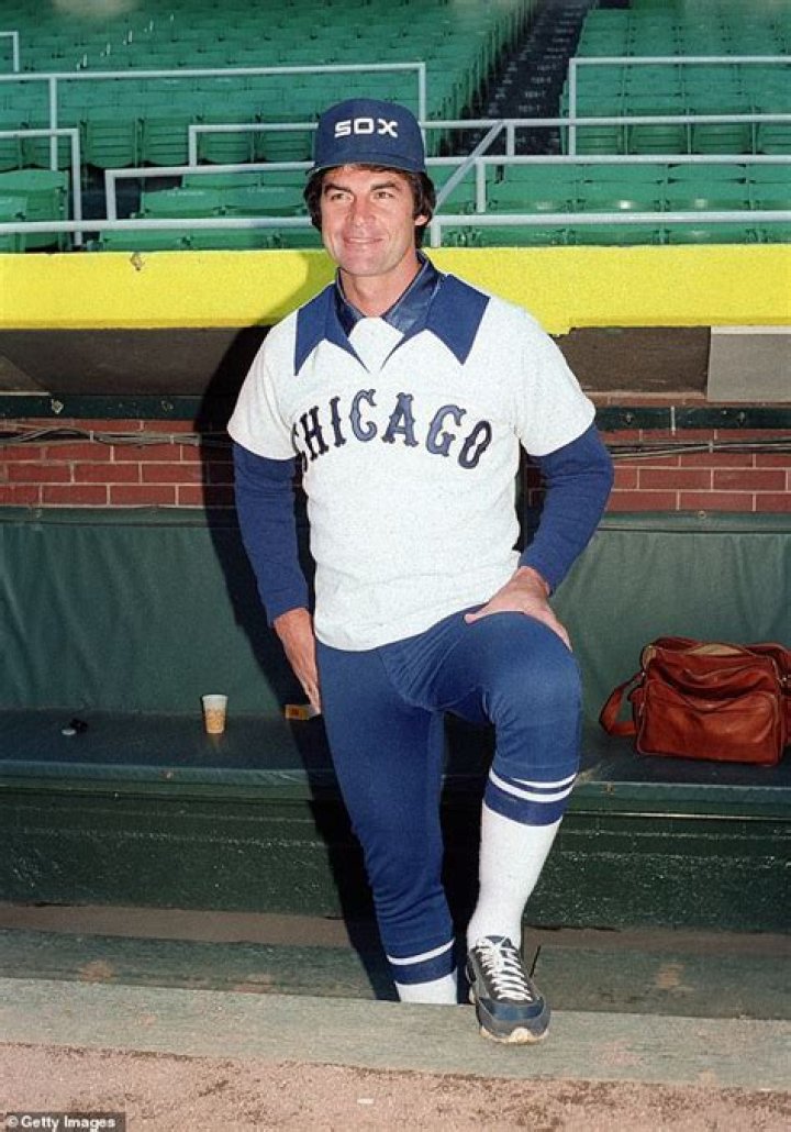 Tony La Russa reunites with White Sox as manager