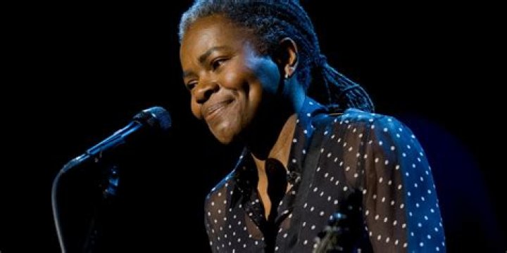 Tracy Chapman: Biography, Musician, Singer-Songwriter