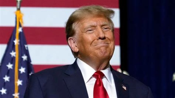 Trump easily wins Iowa GOP caucuses