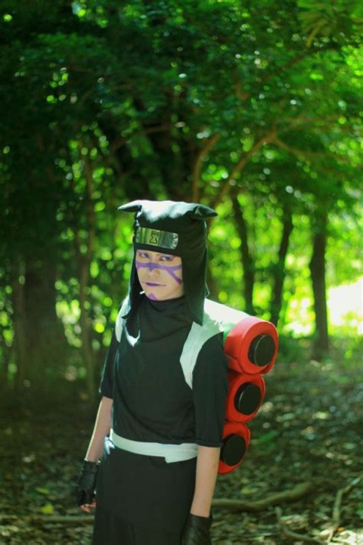 Viral Naruto Cosplay Brings Kankuro's Puppets to Life