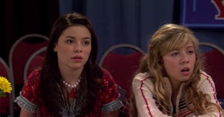 Watch The 'iCarly' Pilot Before The Reboot Like We Did
