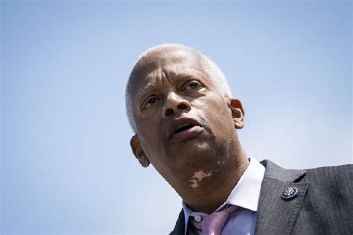 ‘We Don’t Get Our Fair Shake’: Rep. Johnson and CBC Call Out Biden on Unequal Federal Ad Spending Between Black and White-owned Companies