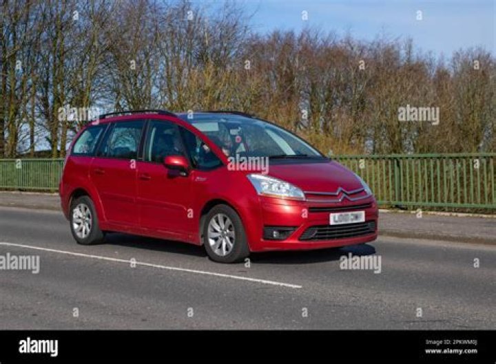 We review the Citroen C4 Grand Picasso from price to economy and all its features