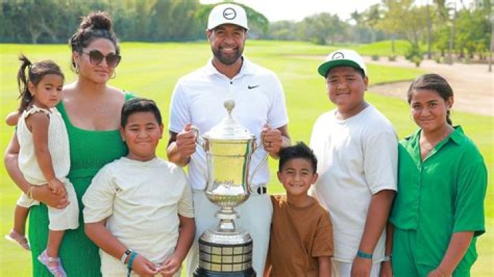 What race and country did Tony Finau’s parents come from? Where are Kelepi and Ravena Finau from?