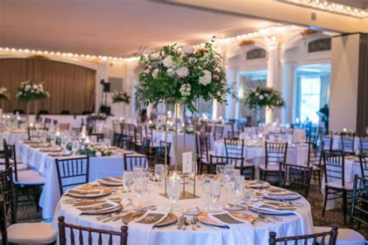 What Side Does The Bride's Family Sit On? A Comprehensive Guide To Wedding Seating Arrangements
