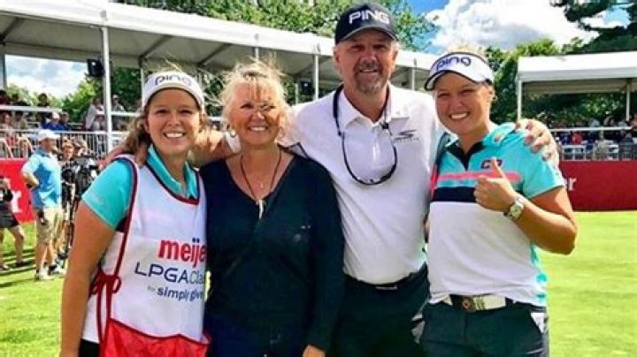 Who Are Brooke Henderson Parents? Meet His Golfer Father Dave And Mother Darlene
