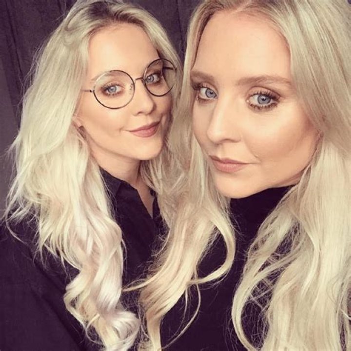 Who are twins Lisa and Alana Macfarlane?