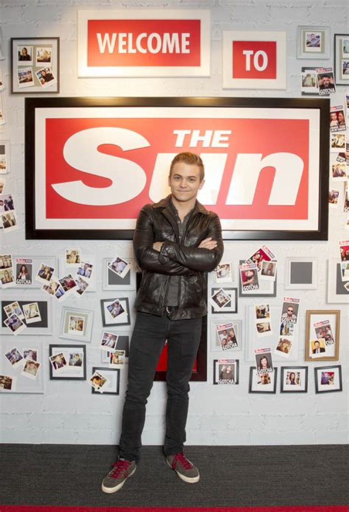 Who is Hunter Hayes, the celebrity revealed to be Astronaut on The Masked Singer? – The Sun
