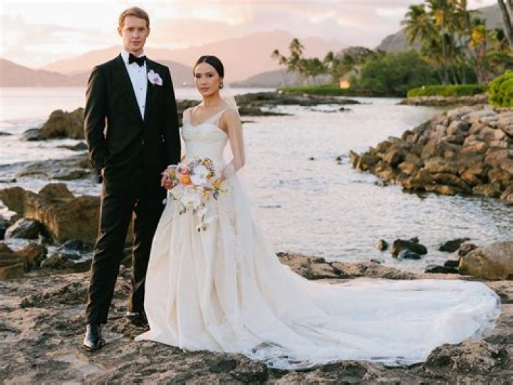 Who is Jessie Bates Girlfriend? Is he Single or Married?