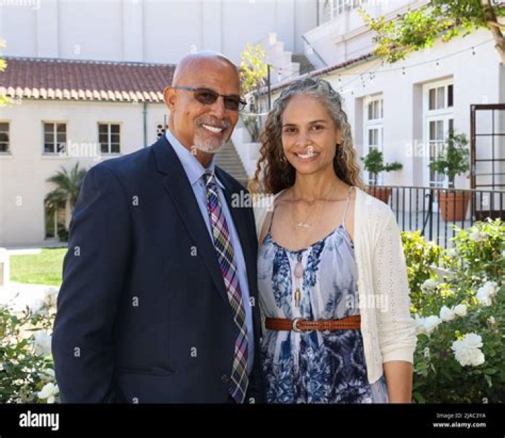 Who is Michael Warren Dating? | Relationships Girlfriend Wife