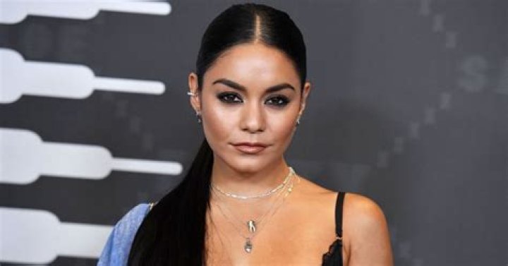 Who is Stella Hudgens? Height, Boyfriends, Sister, Wiki