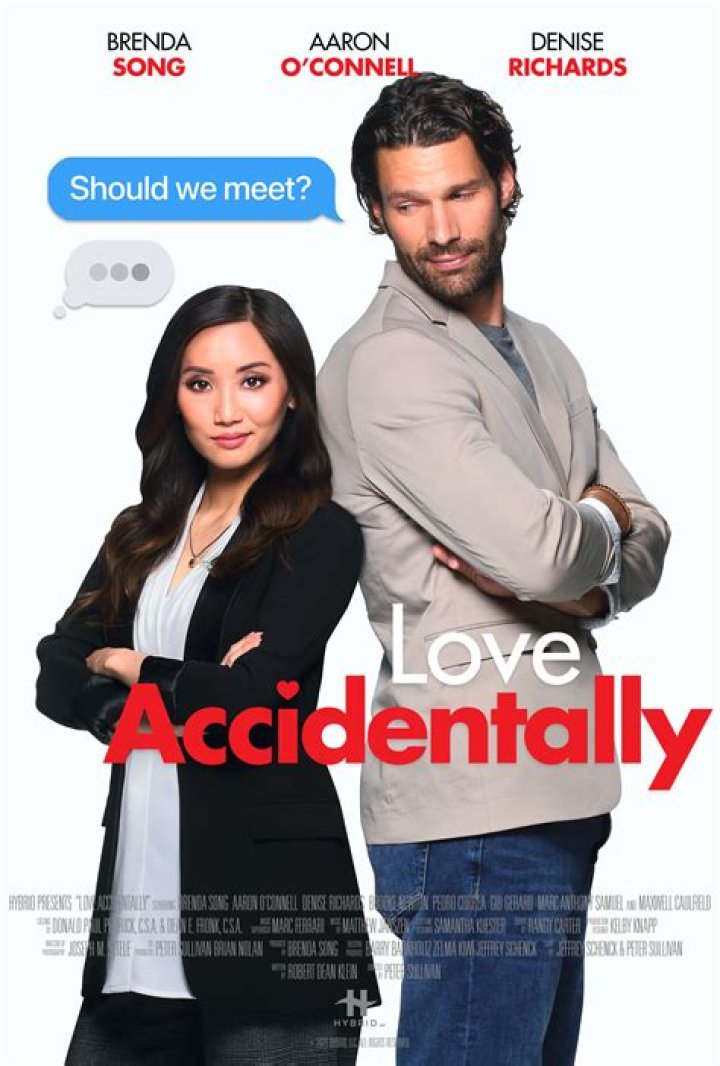 Who is the lead actor in Love Accidentally on Freevee, Aaron O’Connell, and what previous movies did he appear in?