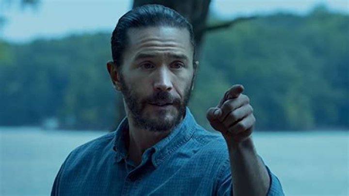 Who plays Ben Davis on Ozark?