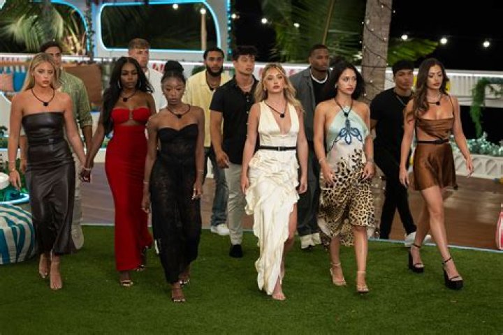 Winter Love Island Casa Amor cast 2023 | new season 9 contestants