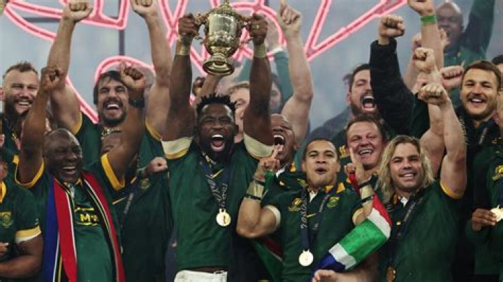 World Cup-winning rugby star James Small died of heart attack after being found naked and unconscious in sex club – The Sun