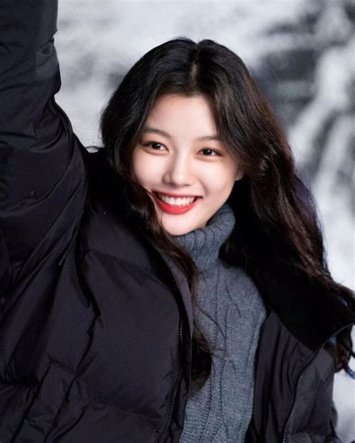 Yeji Age: The Rising Star Of K-Pop And Her Journey To Fame