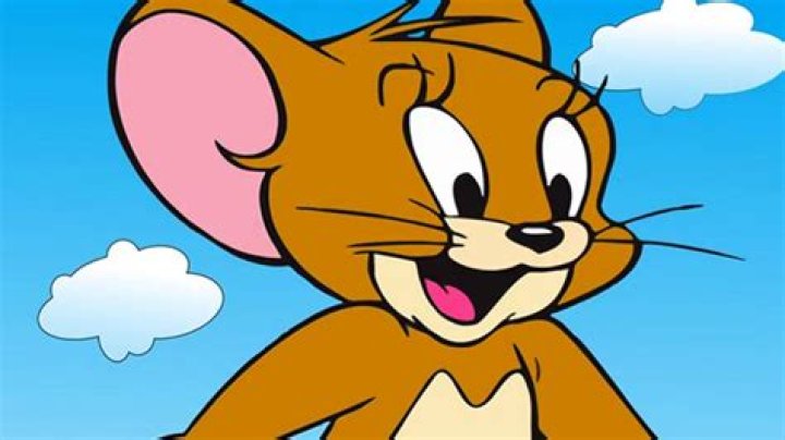 You have the eyes of a hawk if you can spot the five differences between these Tom and Jerry pictures