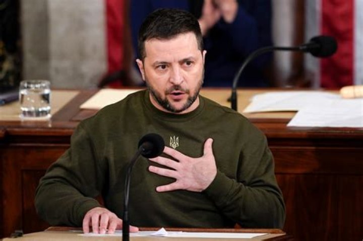Zelensky says McCarthy should visit Ukraine