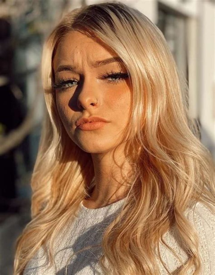 Zoe LaVerne (Tiktok star) Wiki, Biography, Age, Boyfriend, Family, Facts and More