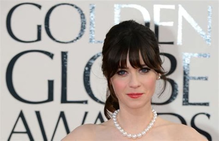 Zooey Deschanel Covers 'Cosmopolitan,' Is Almost Unrecognizable Without Her Usual Blunt Bangs